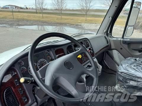 Freightliner M2 106 트랙터 유닛