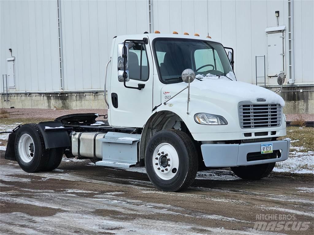 Freightliner M2 106 트랙터 유닛