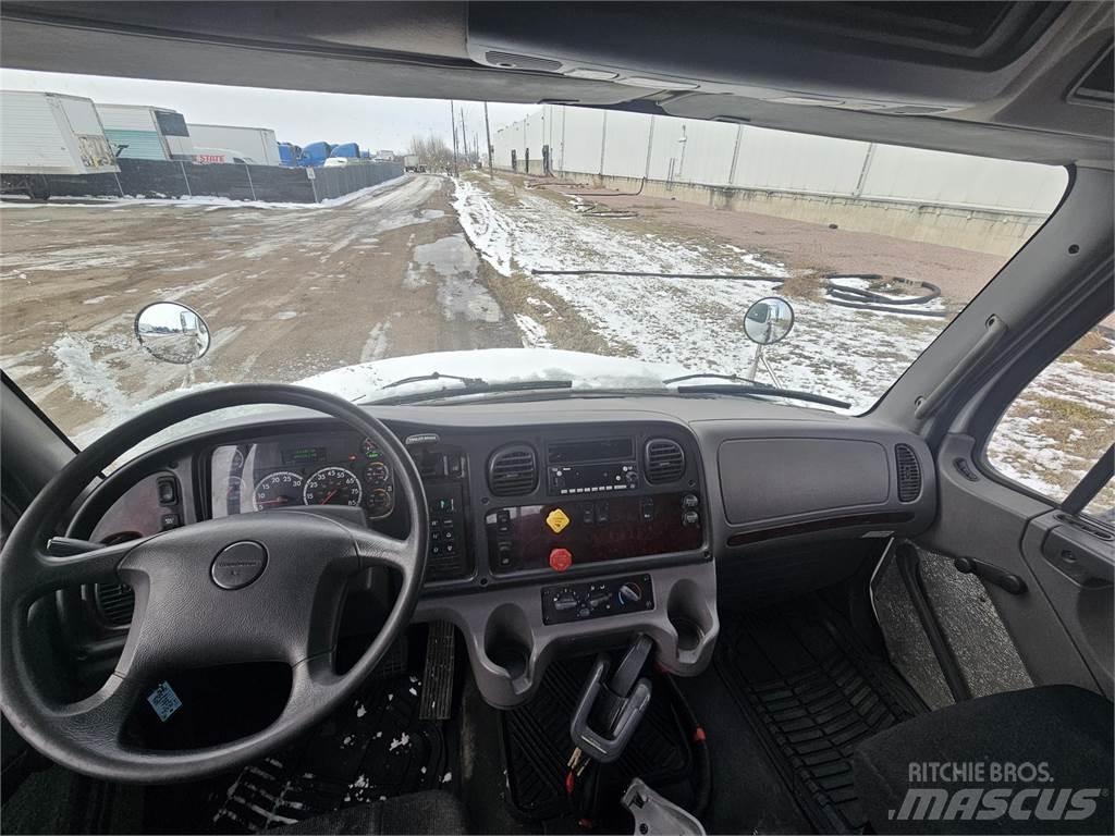Freightliner M2 106 트랙터 유닛