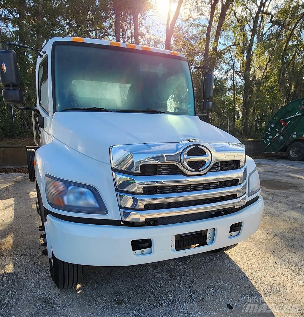 Hino L7 트랙터 유닛