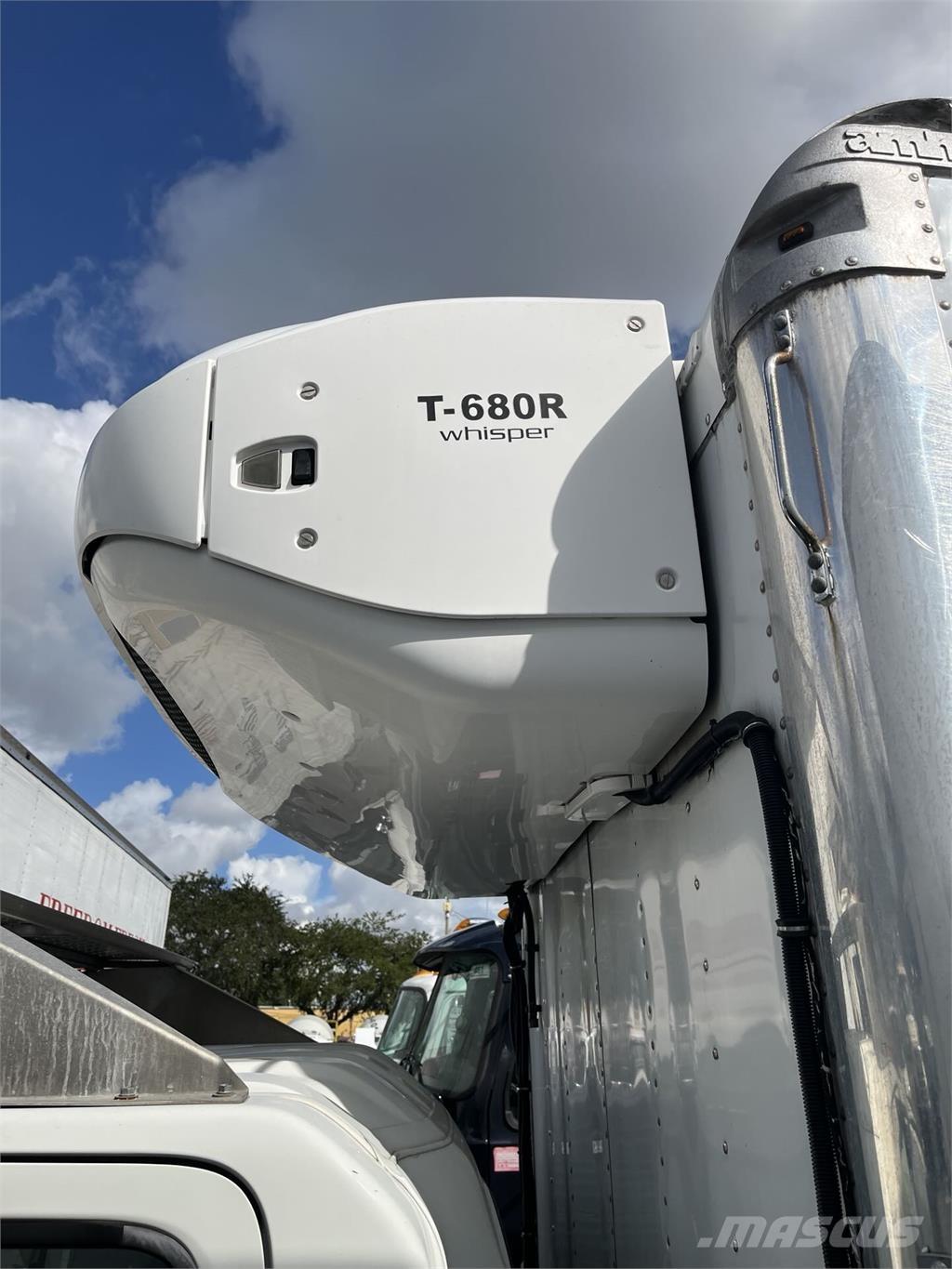 Isuzu NPR 탑차 트럭