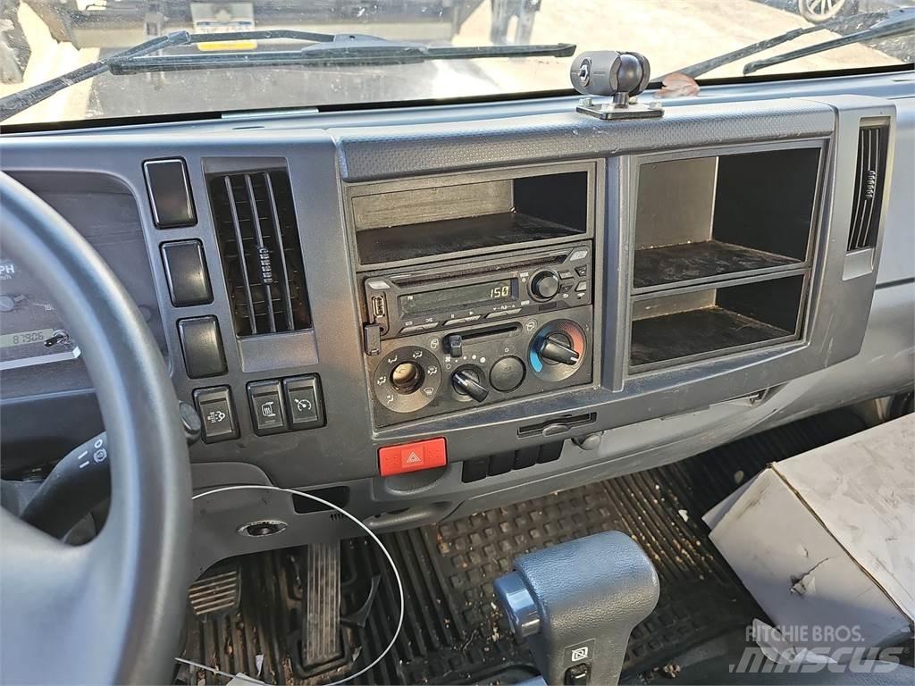Isuzu NPR HD 탑차 트럭