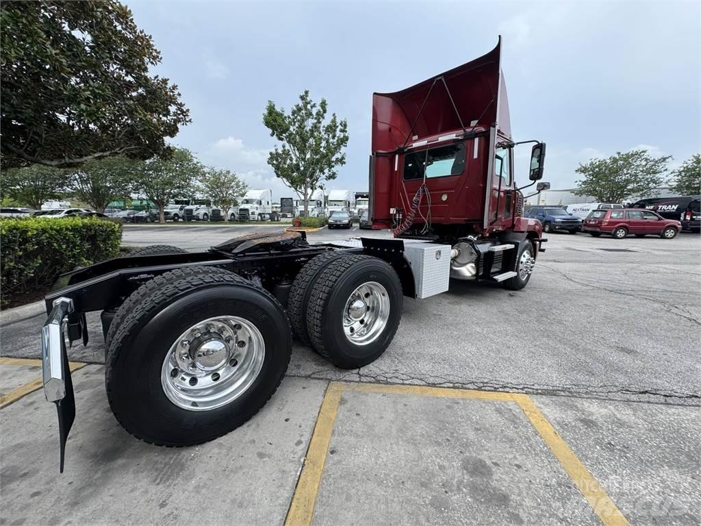 Mack AN64T 트랙터 유닛