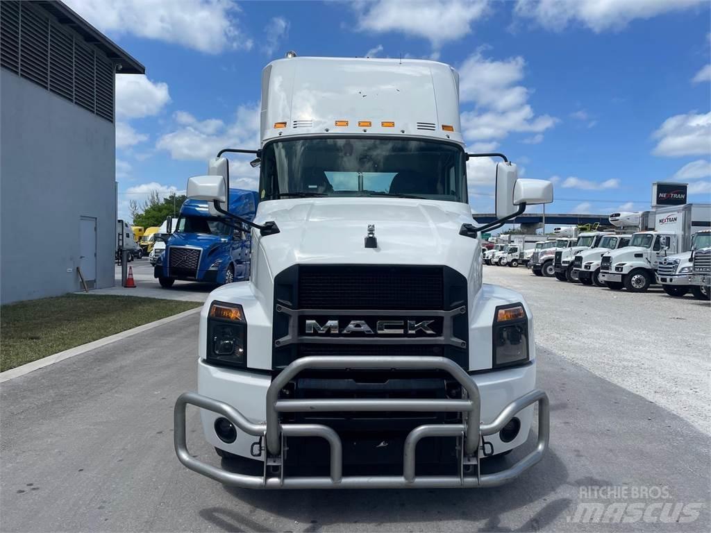 Mack AN64T 트랙터 유닛