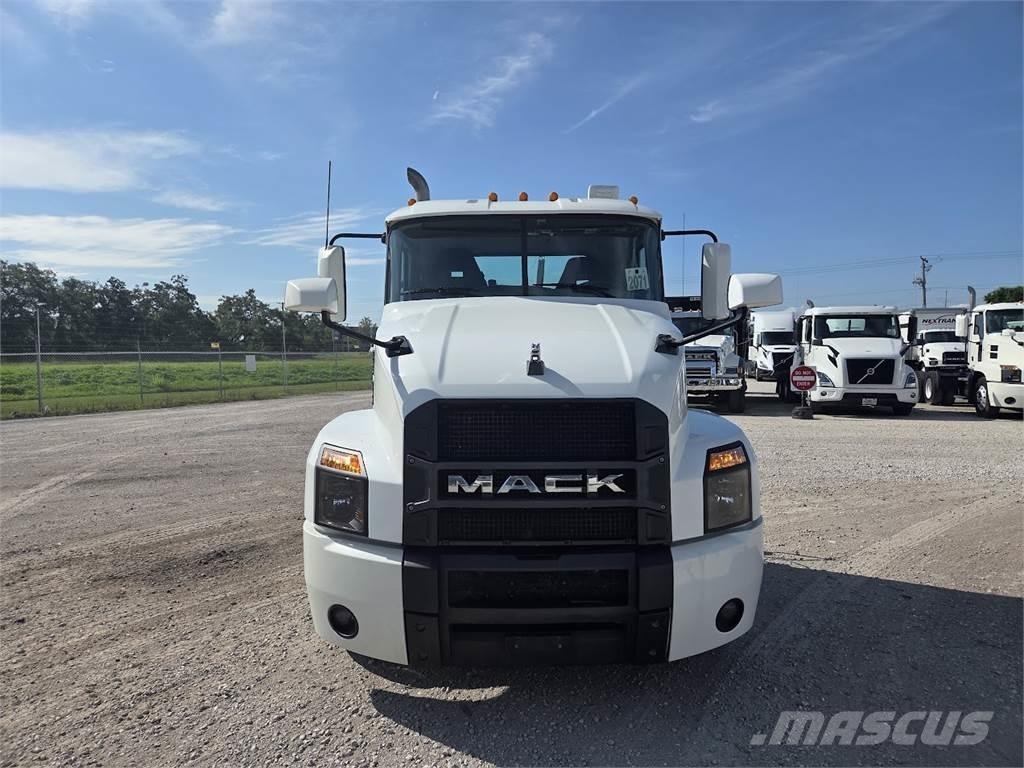 Mack AN64T 트랙터 유닛