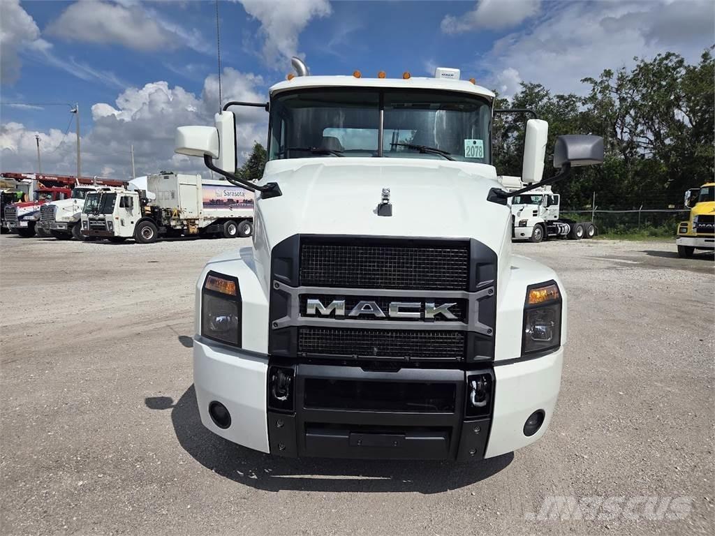 Mack AN64T 트랙터 유닛