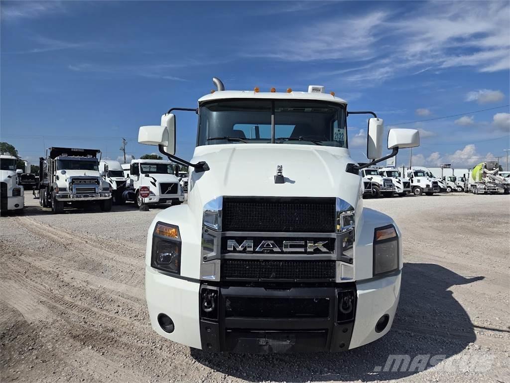 Mack AN64T 트랙터 유닛