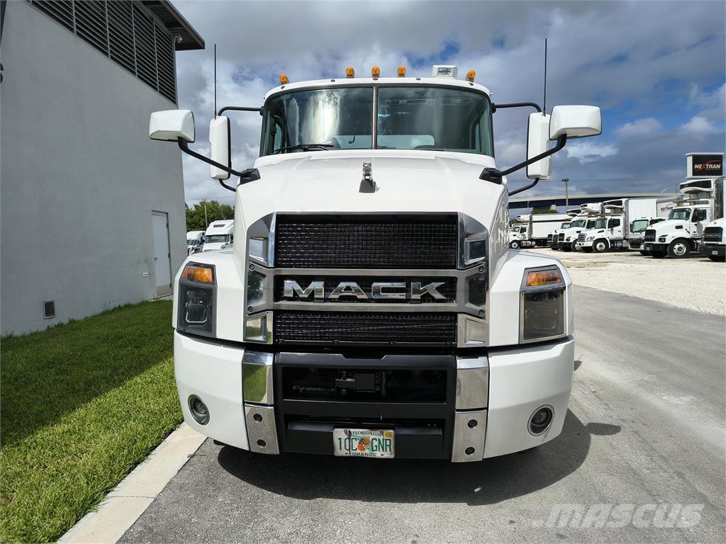 Mack AN64T 트랙터 유닛