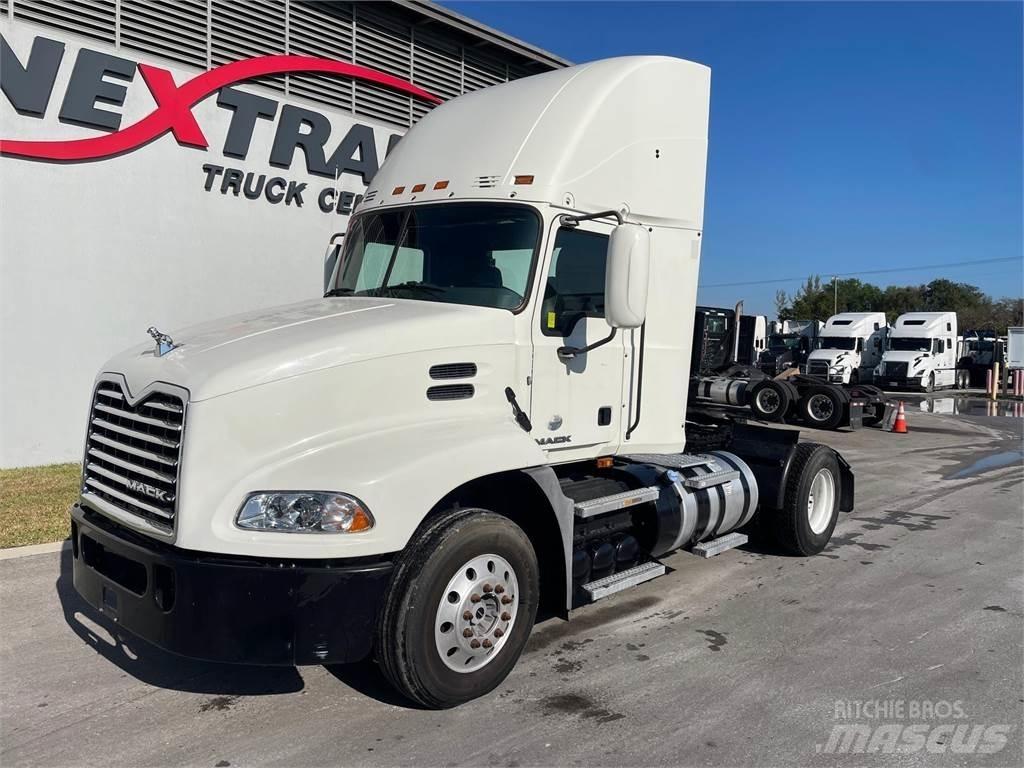 Mack CXU612 트랙터 유닛
