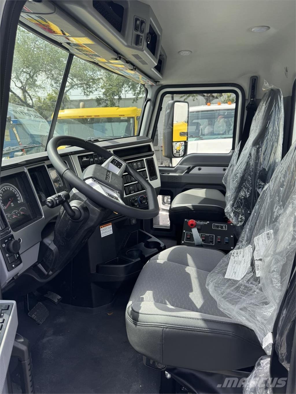 Mack GR64B 콘크리트 믹서트럭