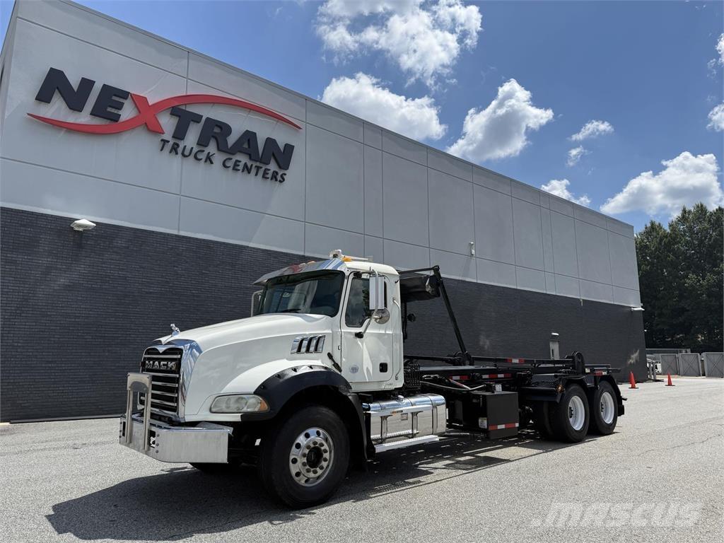 Mack GR64B 기타 트럭