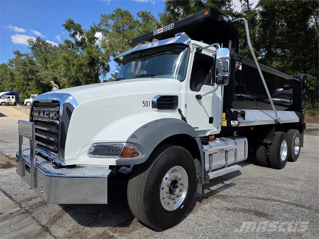 Mack GR64B 덤프 트럭