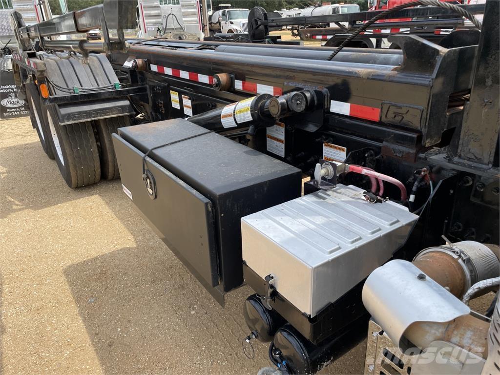 Mack GR64B 기타 트럭