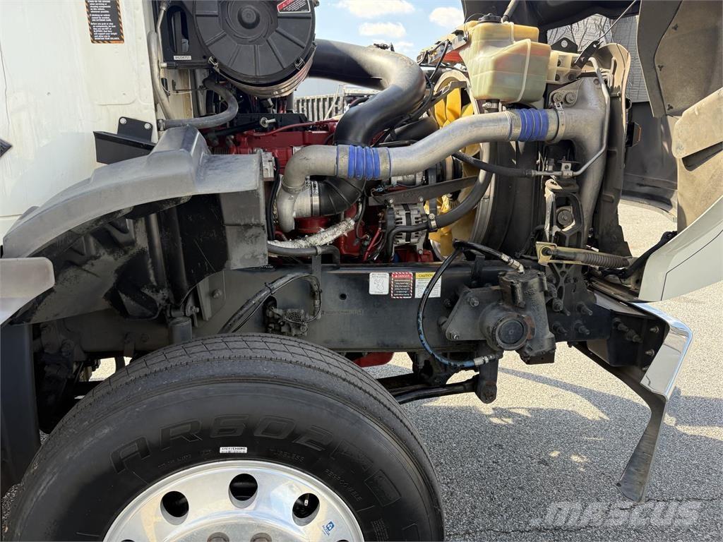 Mack GR64B9 트랙터 유닛