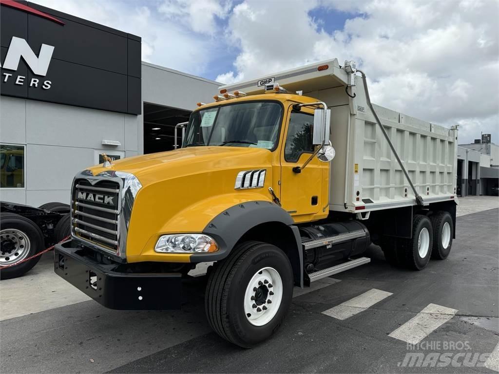 Mack GR64BRX 덤프 트럭