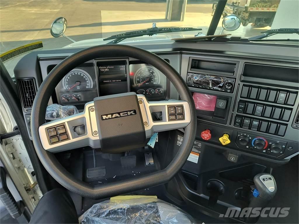 Mack GR64BX 덤프 트럭