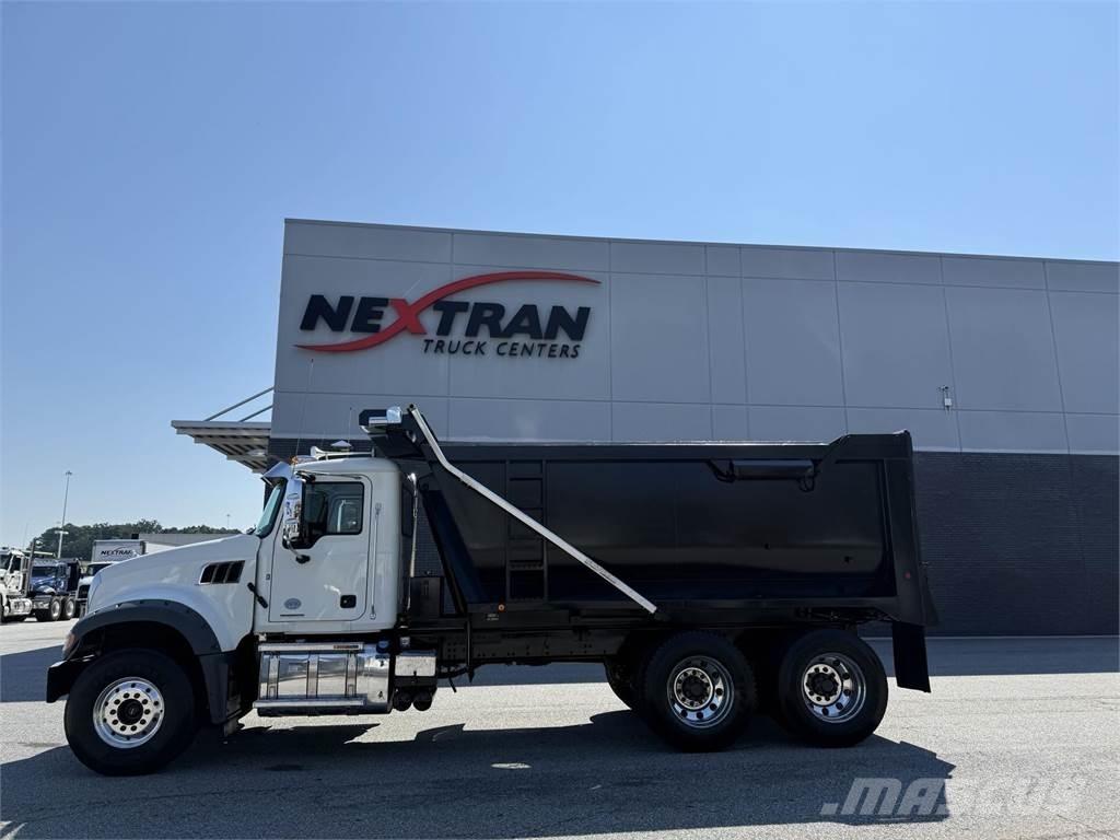 Mack GR64F 덤프 트럭
