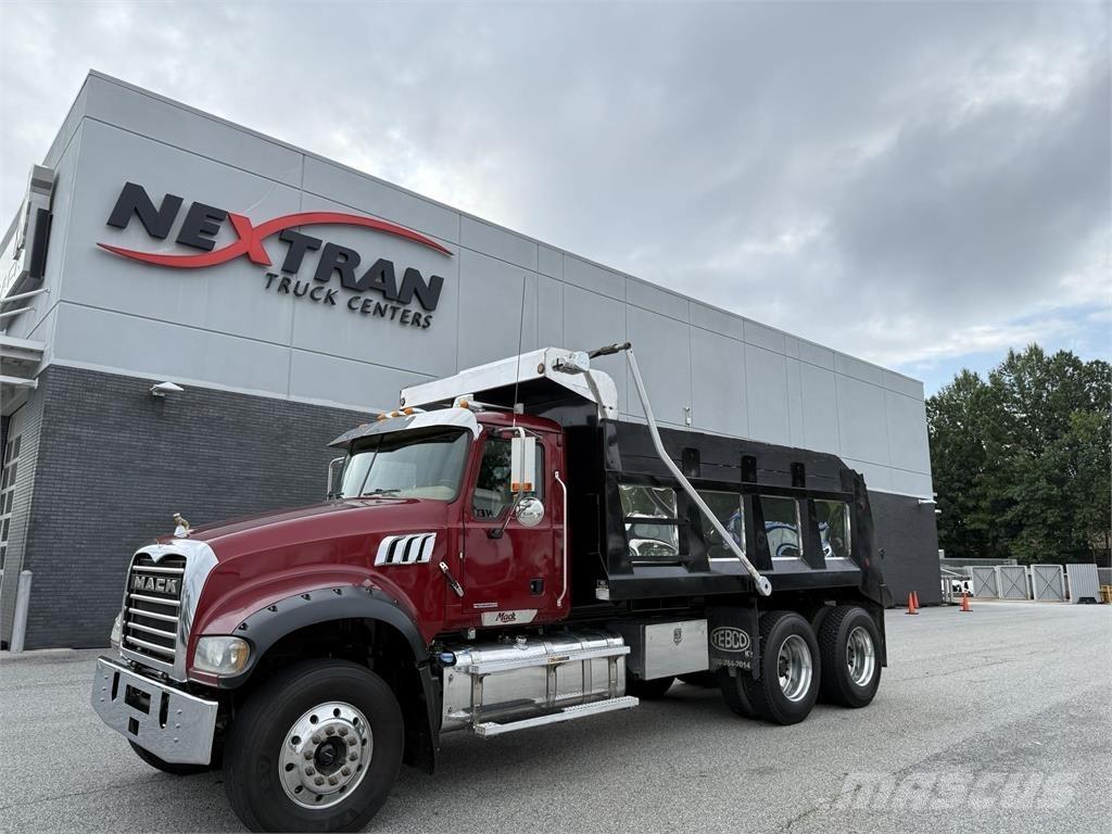 Mack GR64F 덤프 트럭