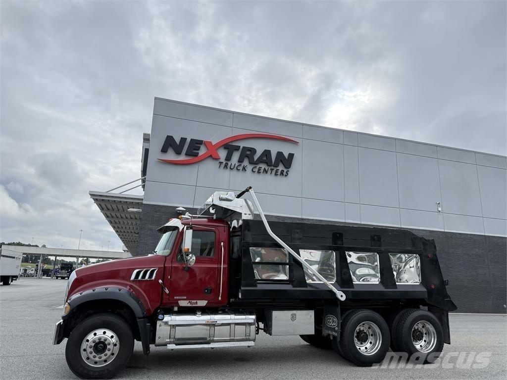 Mack GR64F 덤프 트럭