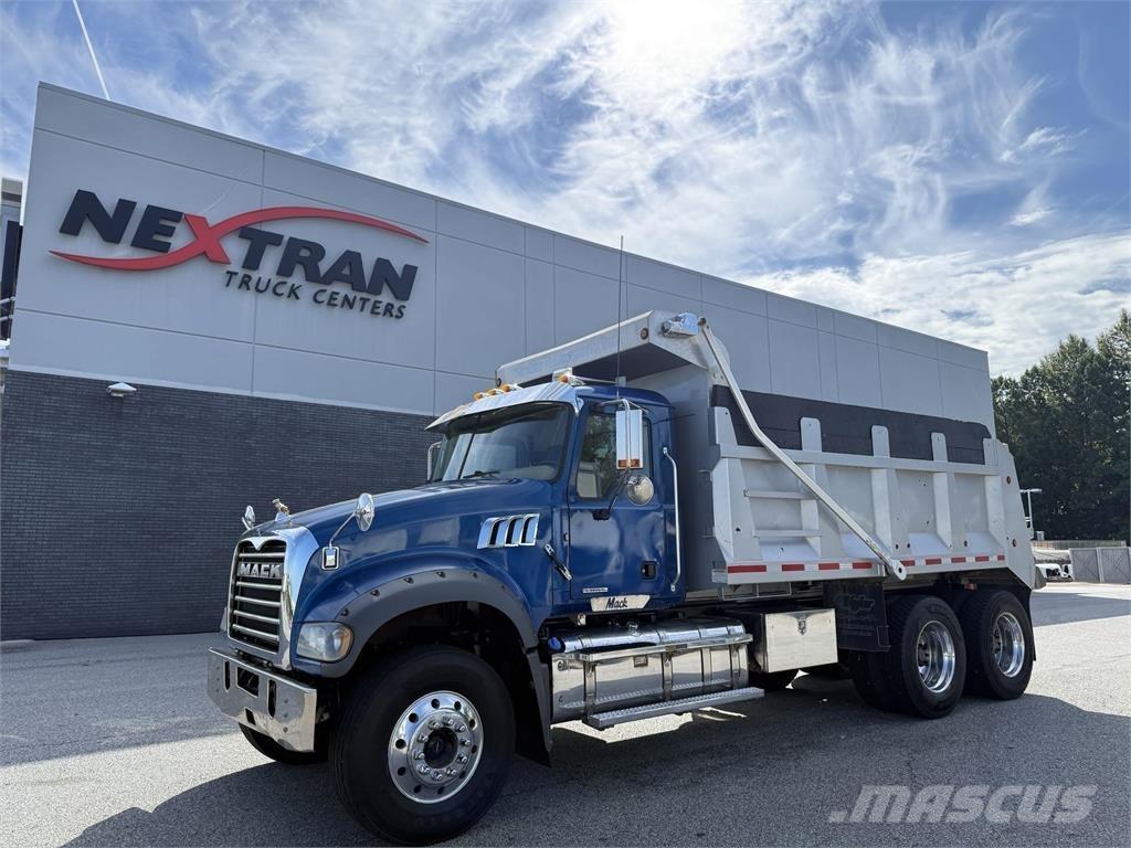 Mack GR64F 덤프 트럭