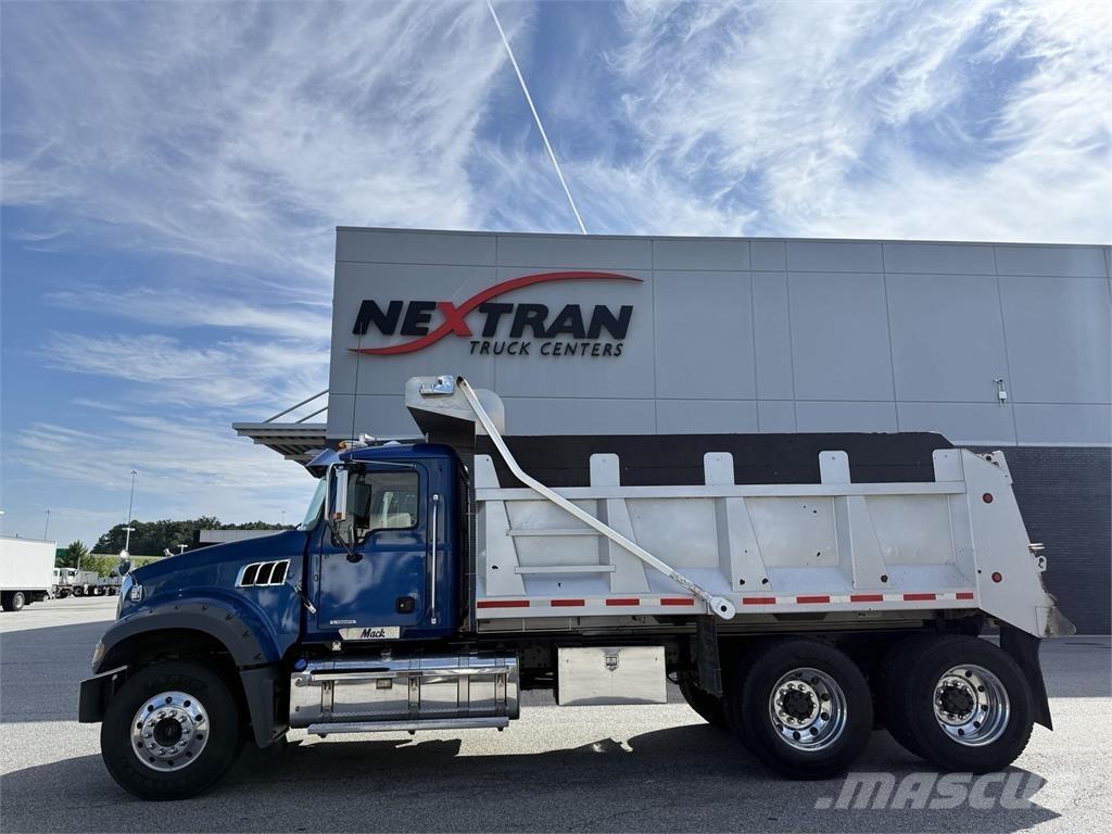 Mack GR64F 덤프 트럭