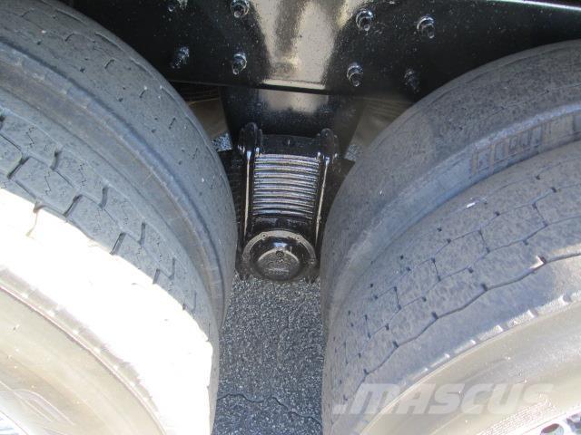 Mack GR64F 덤프 트럭