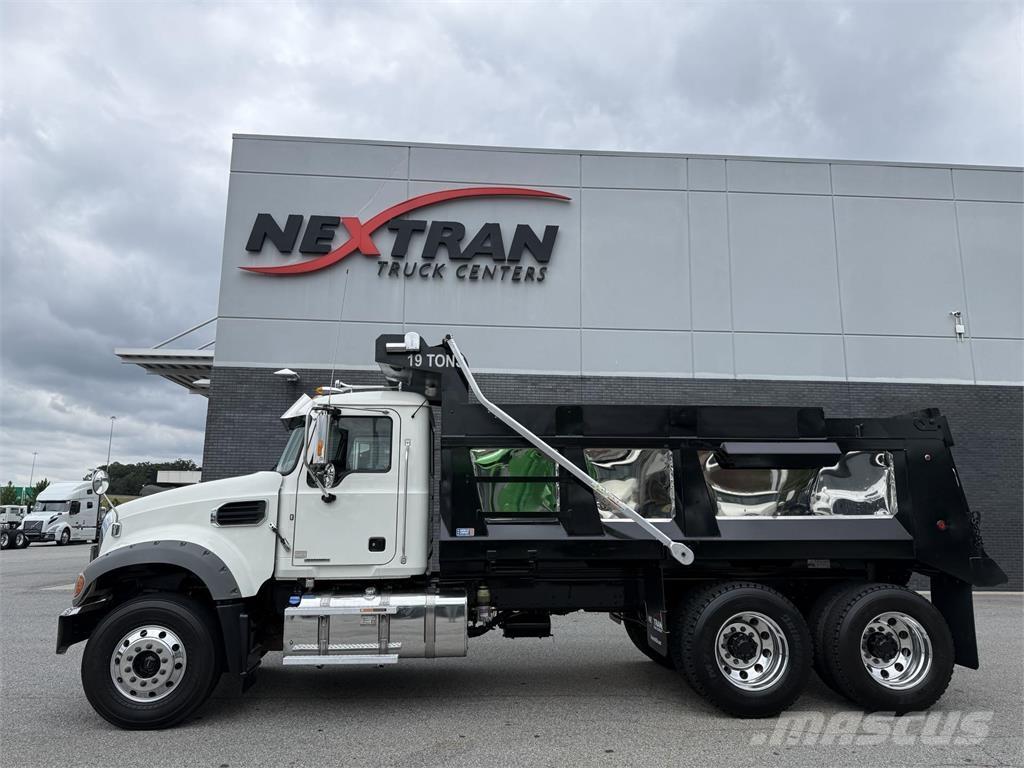 Mack GR64F 덤프 트럭