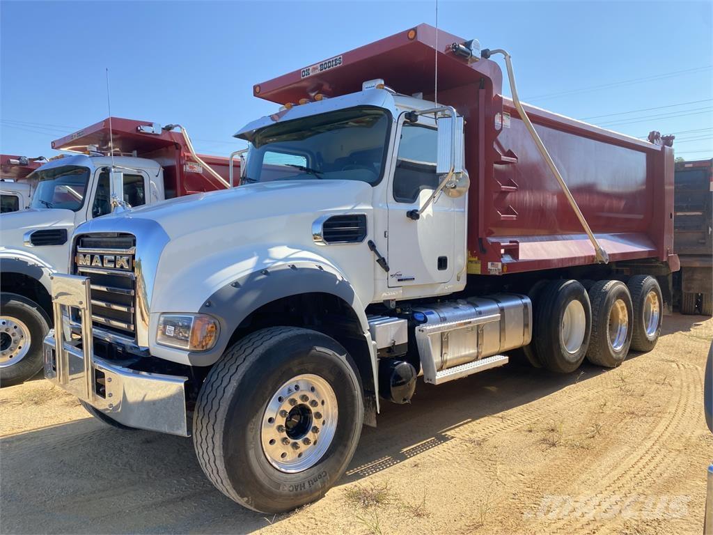 Mack GR64F 덤프 트럭