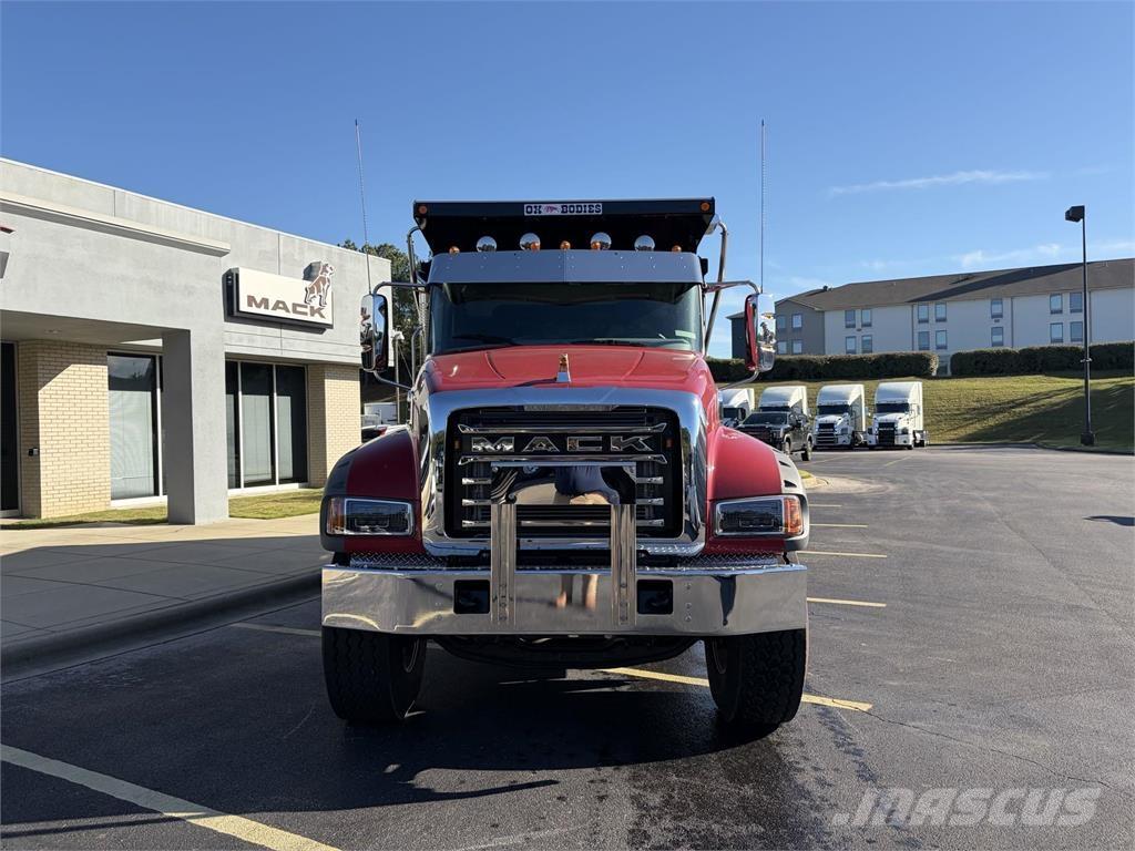 Mack GR64FR 덤프 트럭