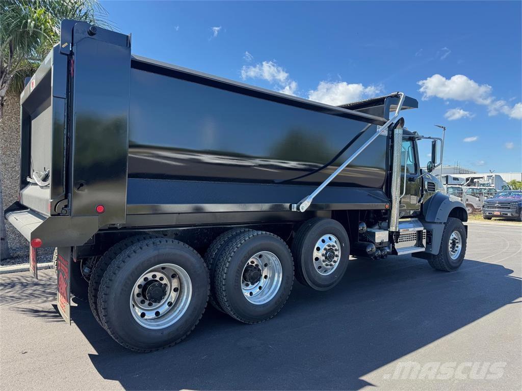 Mack GR84FR 덤프 트럭