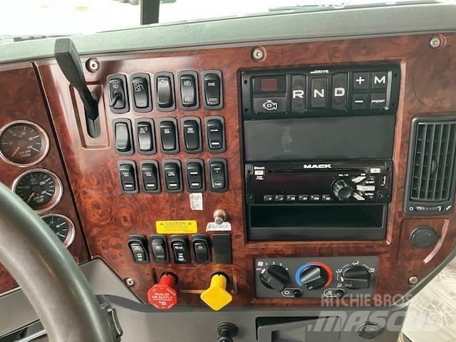 Mack GU800 새시 운전실 트럭