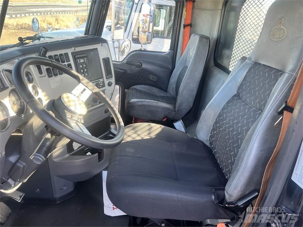 Mack GU813 기타 트럭