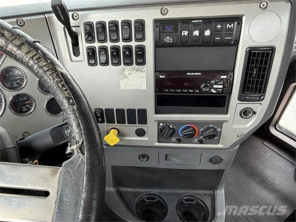 Mack GU813 기타 트럭