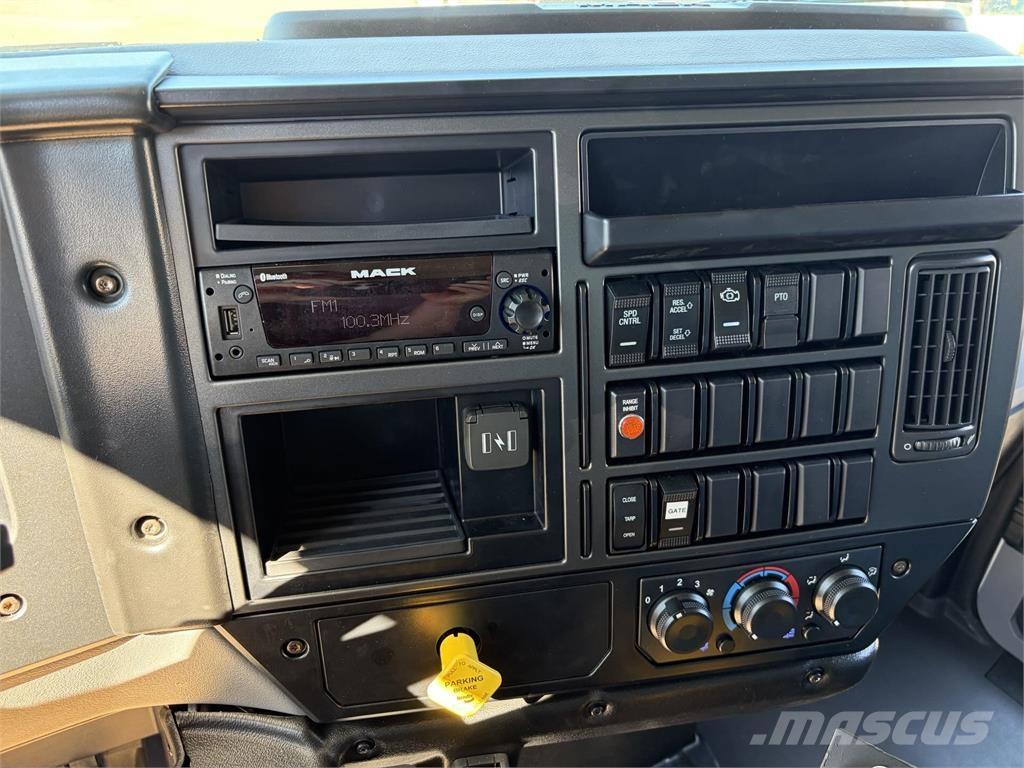 Mack MD6 42R 덤프 트럭