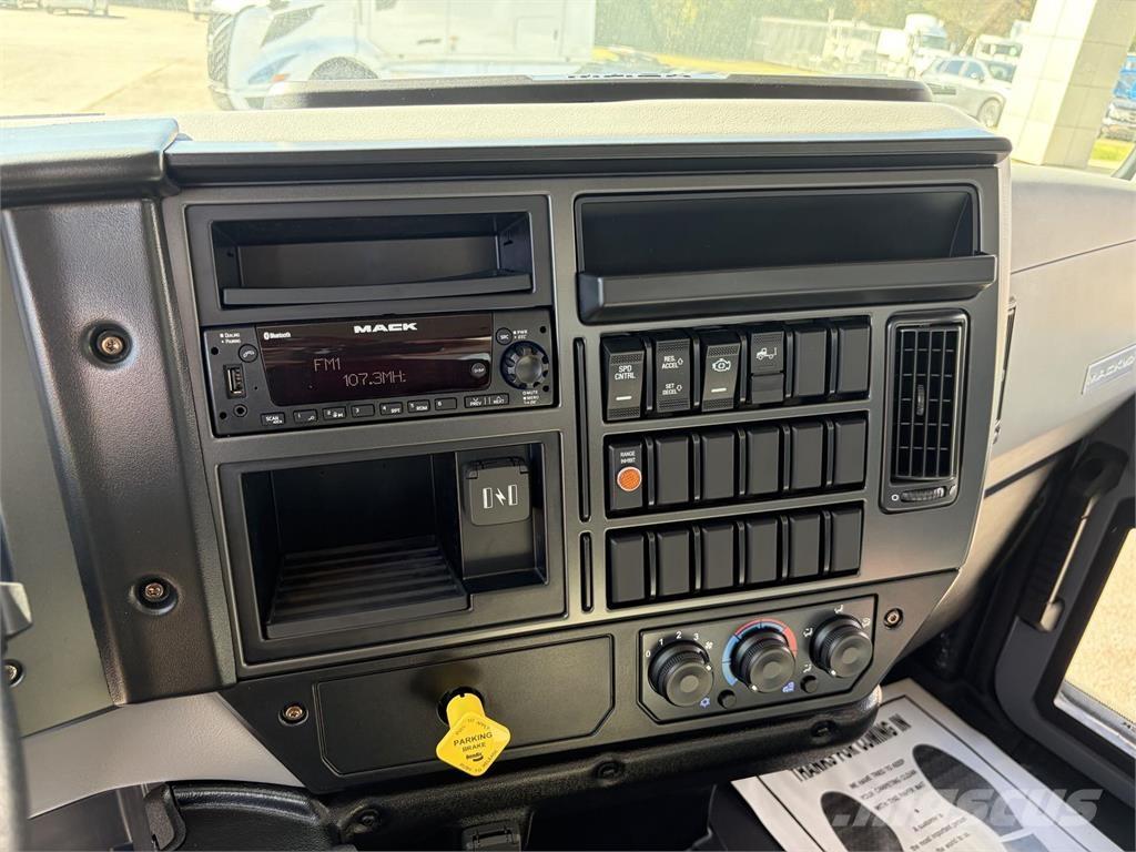 Mack MD6 42R 탑차 트럭