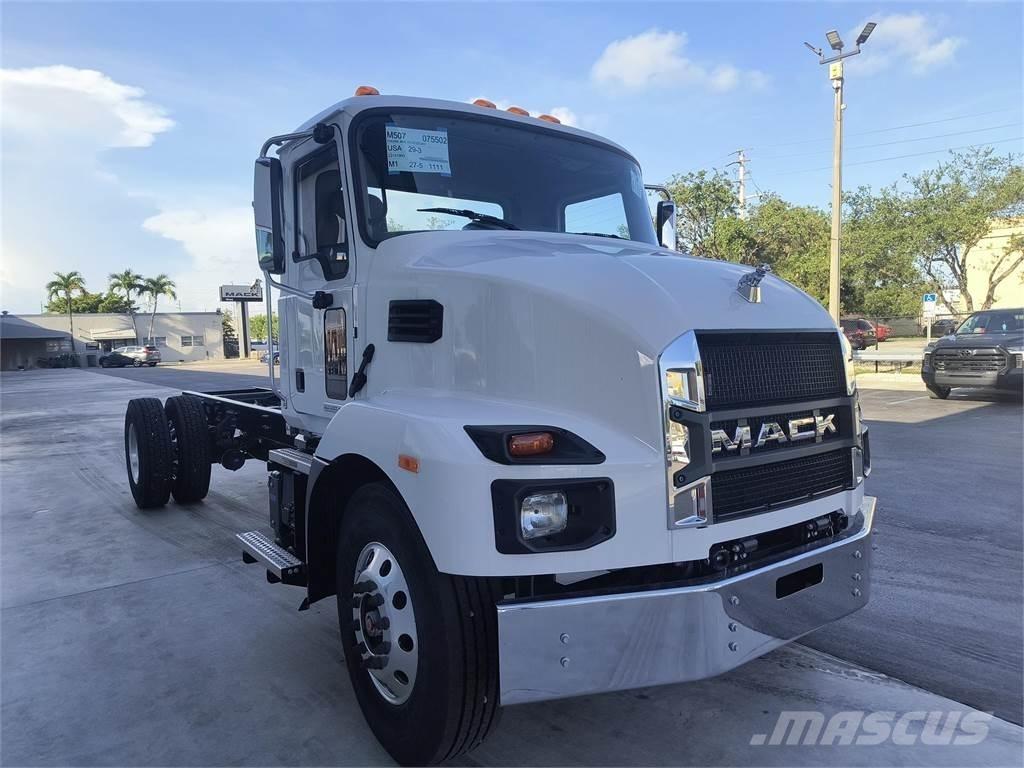 Mack MD7 42R 새시 운전실 트럭