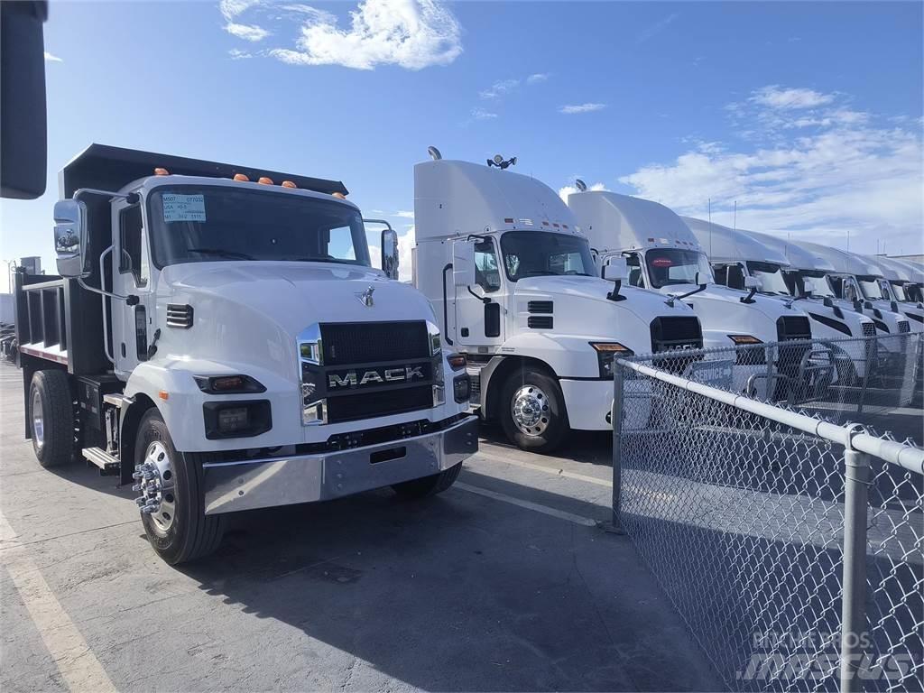 Mack MD7 42R 덤프 트럭