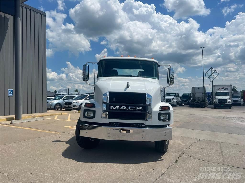 Mack MD742 새시 운전실 트럭