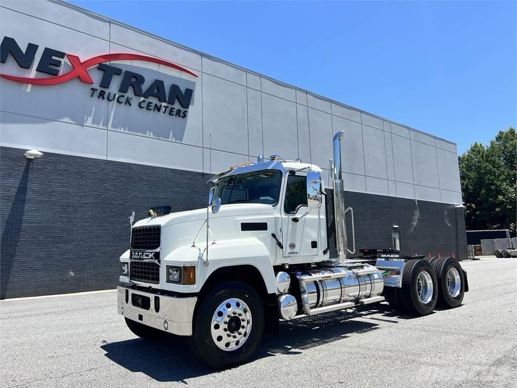 Mack PI64T 트랙터 유닛