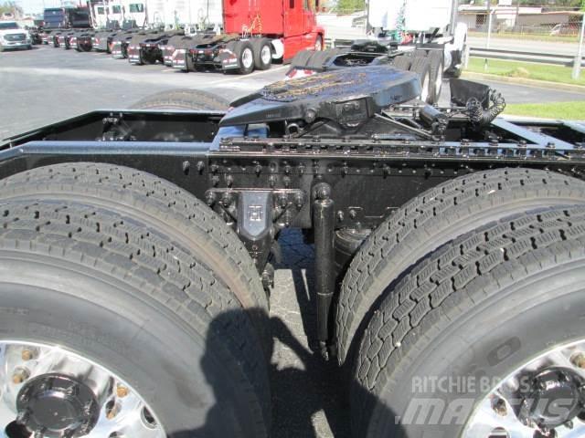 Mack PI64T 트랙터 유닛