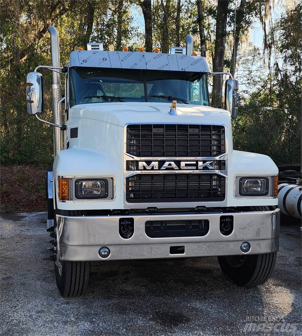 Mack PI64T 트랙터 유닛