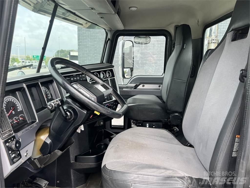 Mack PI64T 트랙터 유닛
