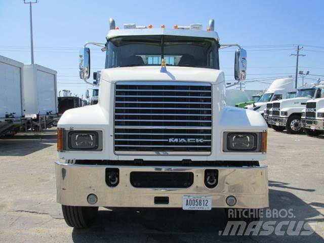 Mack PI64T 트랙터 유닛