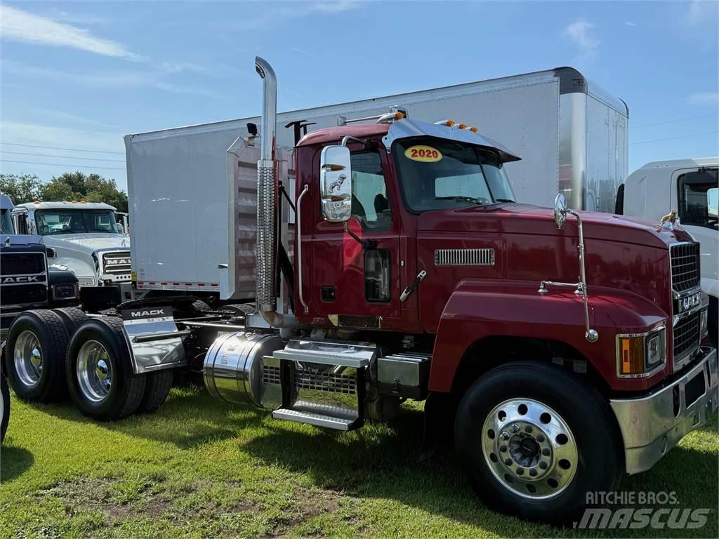 Mack PI64T 트랙터 유닛