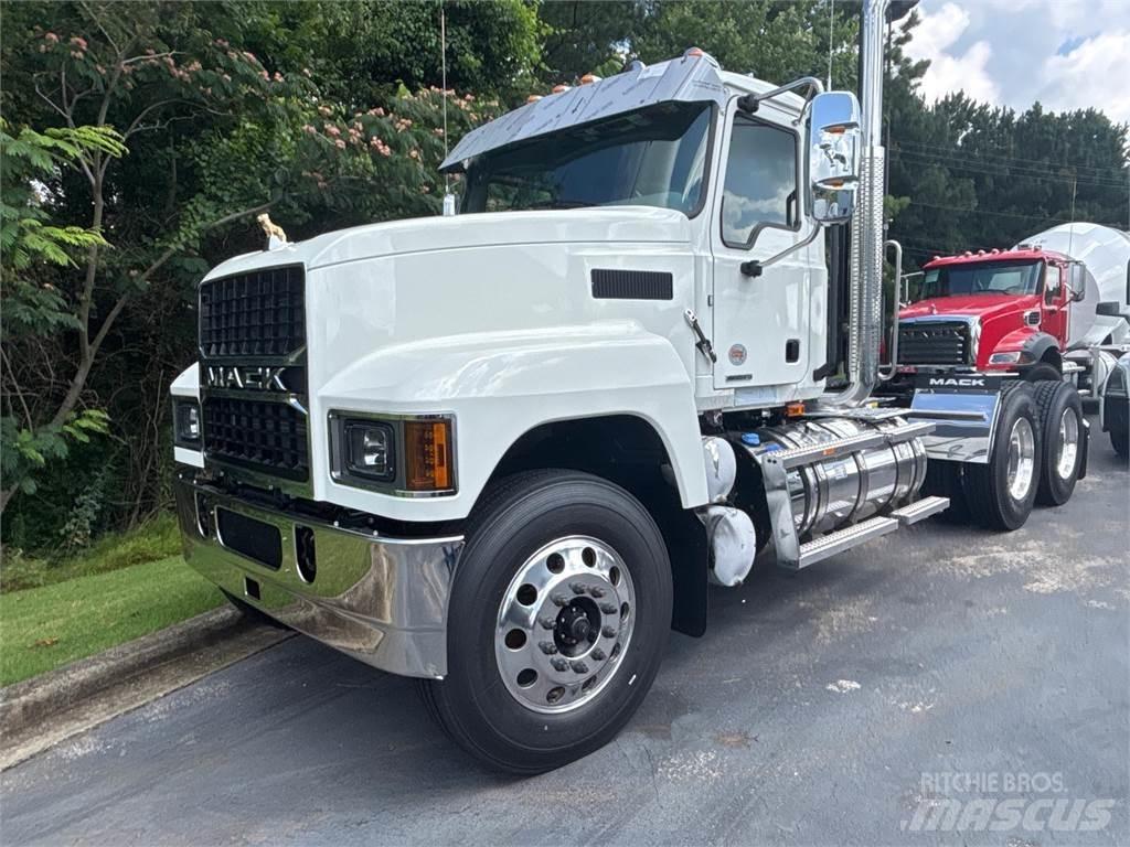 Mack PI64T 트랙터 유닛
