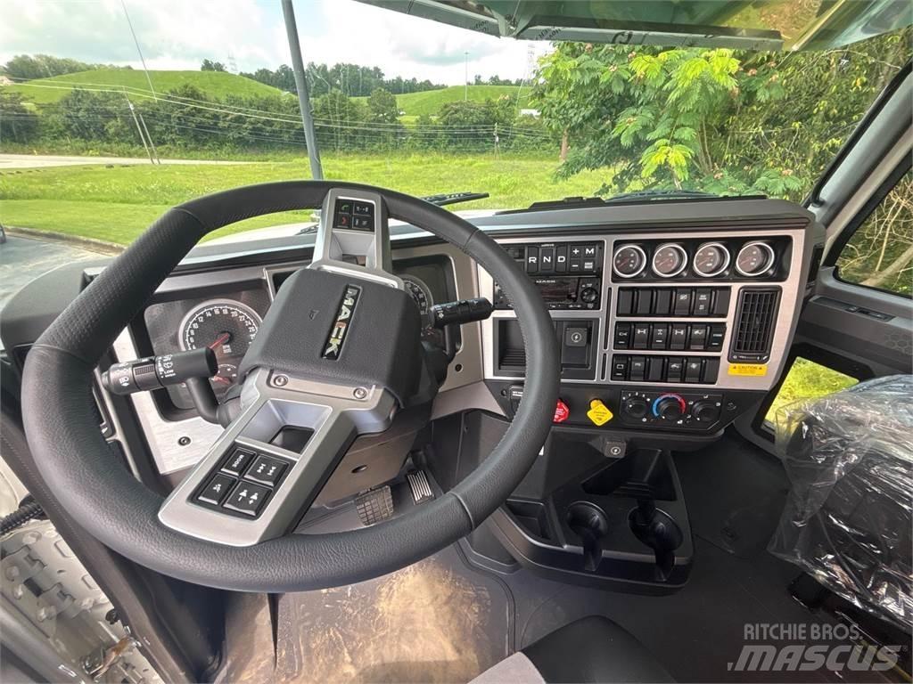 Mack PI64T 트랙터 유닛
