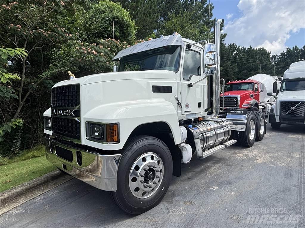 Mack PI64T 트랙터 유닛