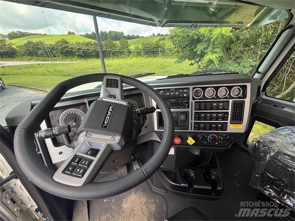 Mack PI64T 트랙터 유닛