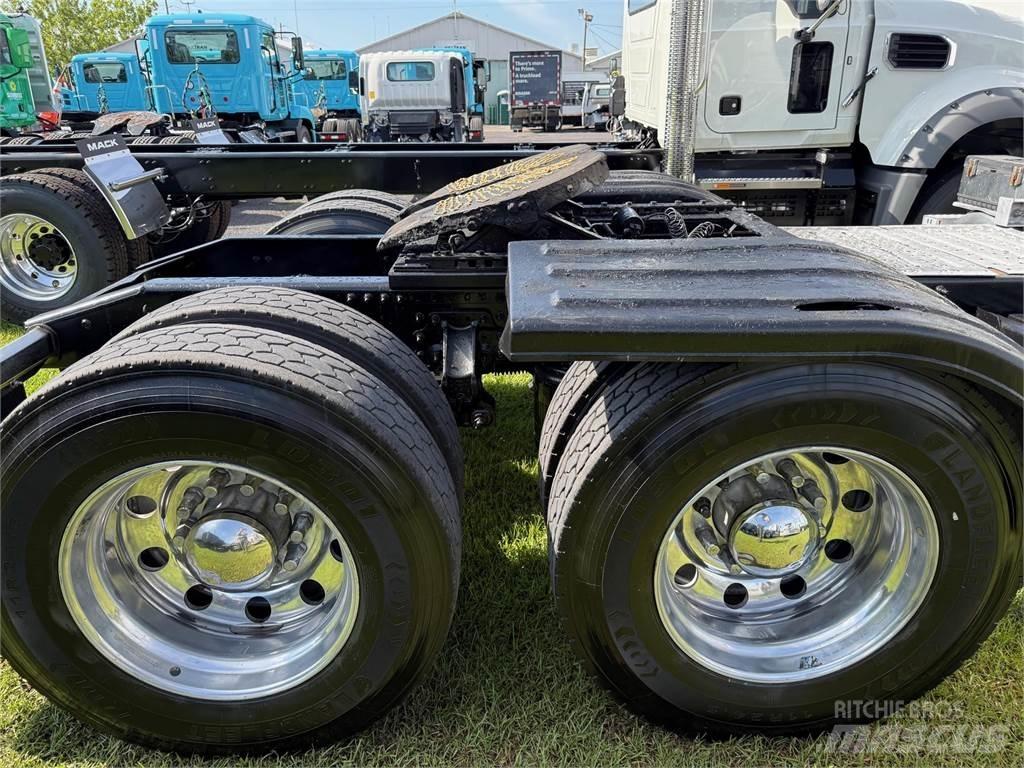 Mack PI64T 트랙터 유닛