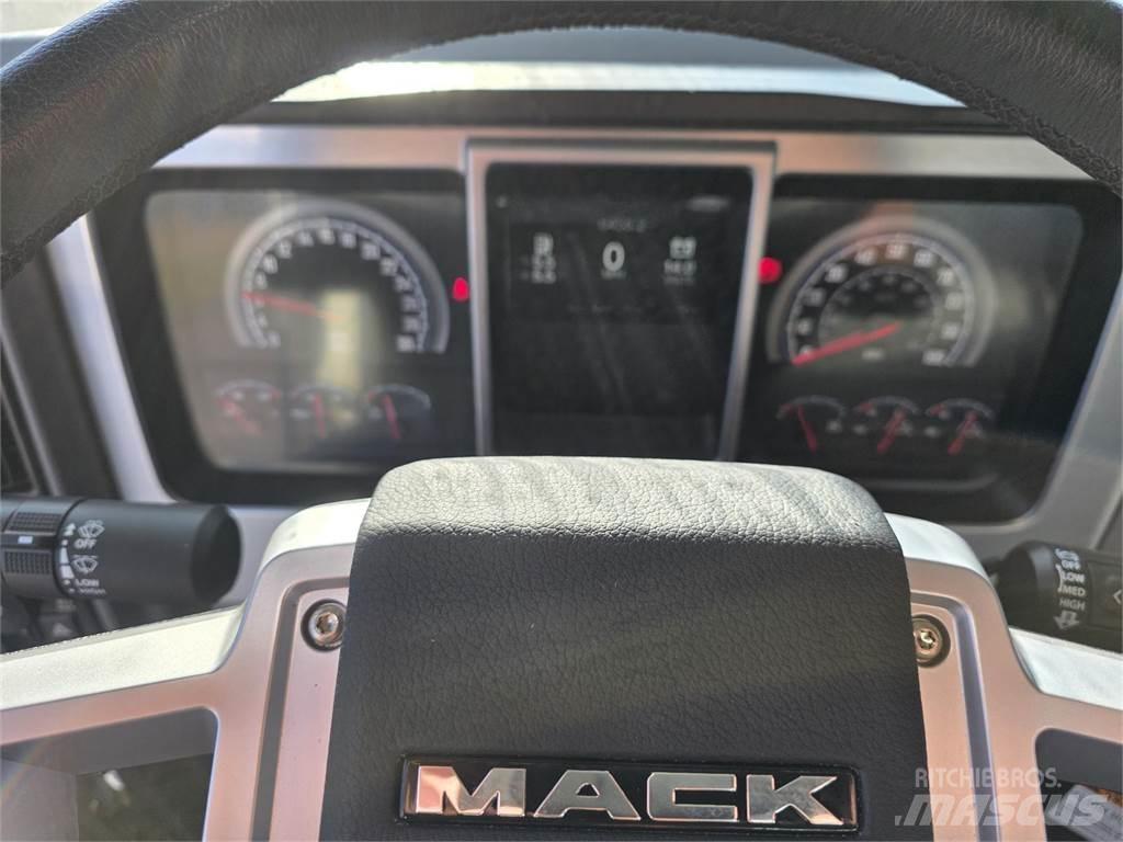 Mack PI64T 트랙터 유닛